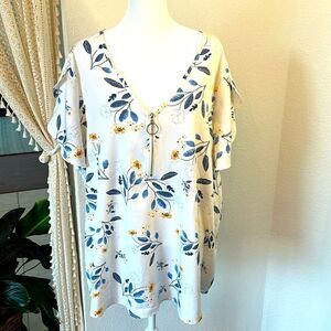 BloomChic Floral Split-Flutter Sleeve Blouse with Zipper Front Detail